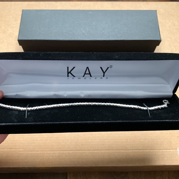 Kay Jewelers Round-Cut Diamond Tennis Bracelet 1/6 Ct 7.5” - Picture 3 of 8